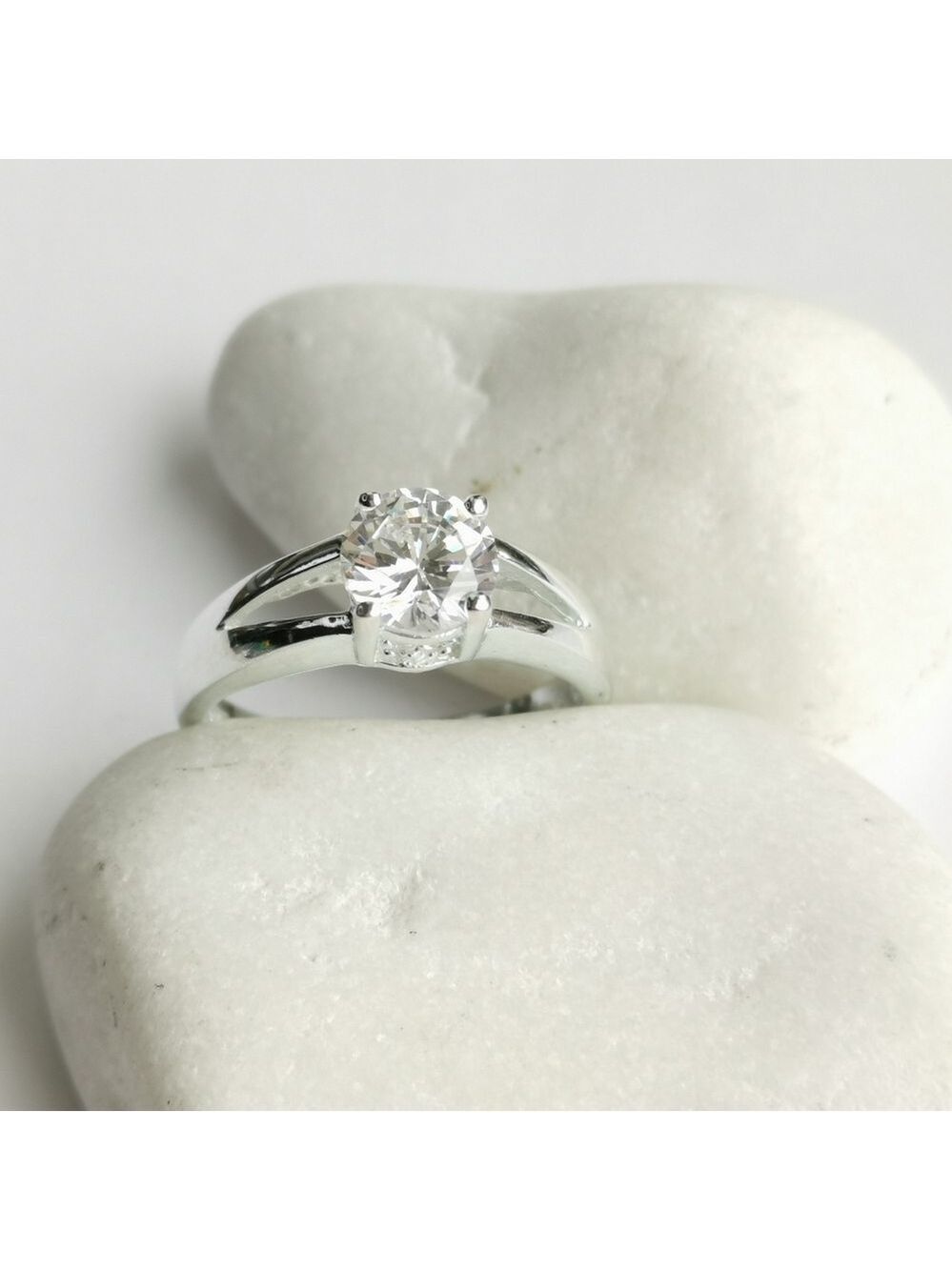 CZ Solitaire Engagement ring size 8 🆕